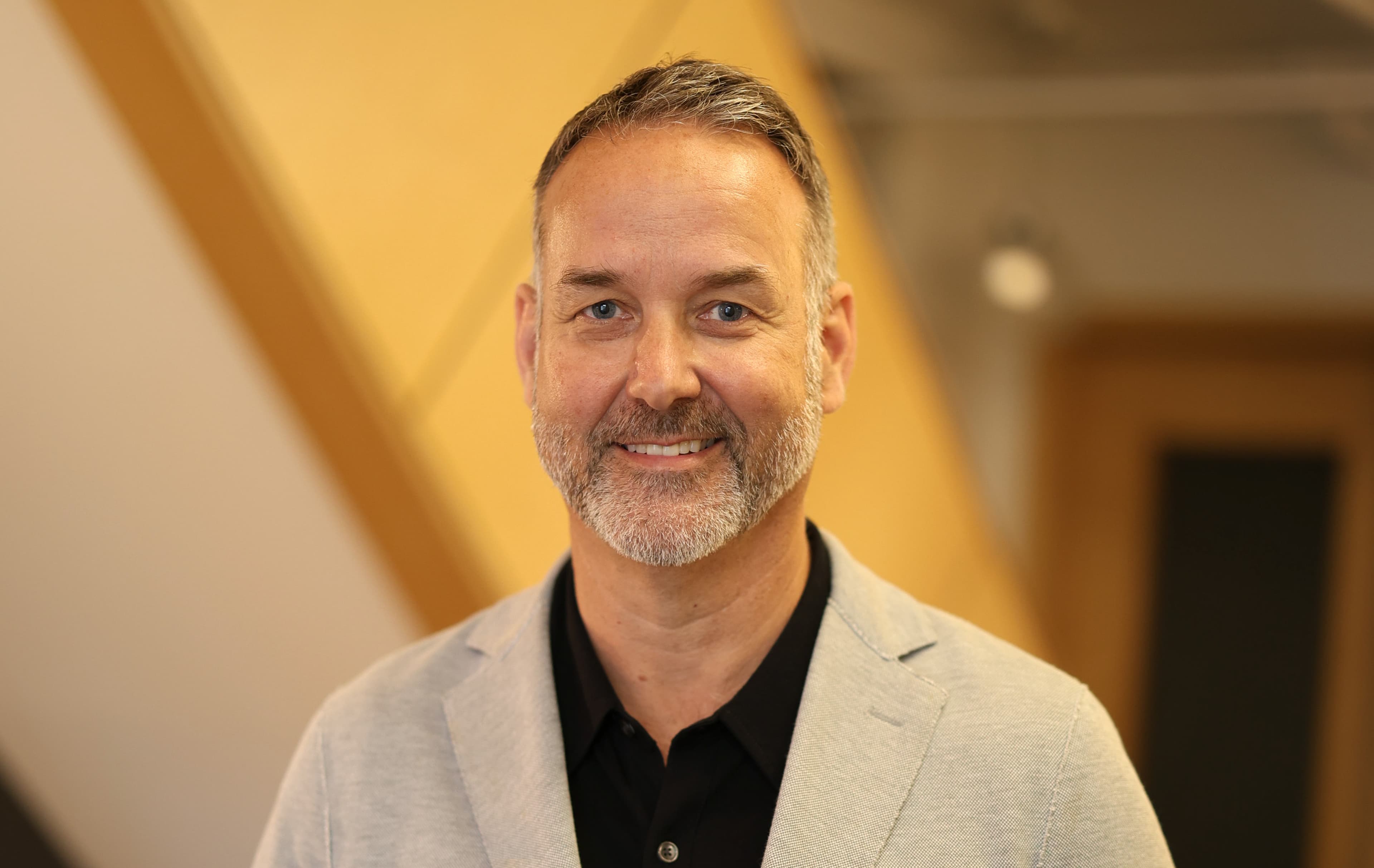 Headshot of Daniel Johnson